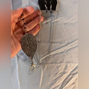 Beautiful leaf necklace